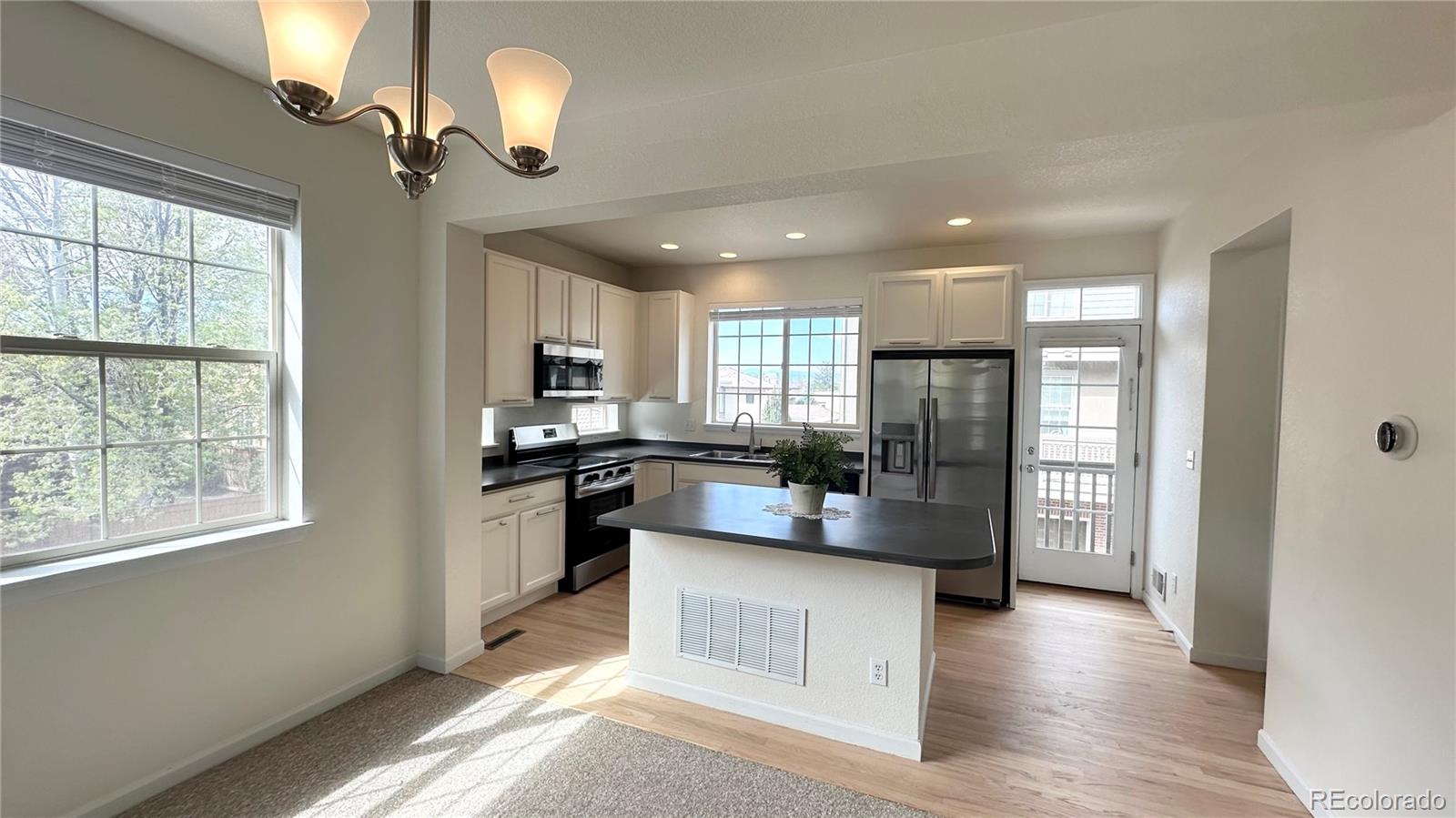 MLS Image #4 for 7482 e 7th avenue,denver, Colorado