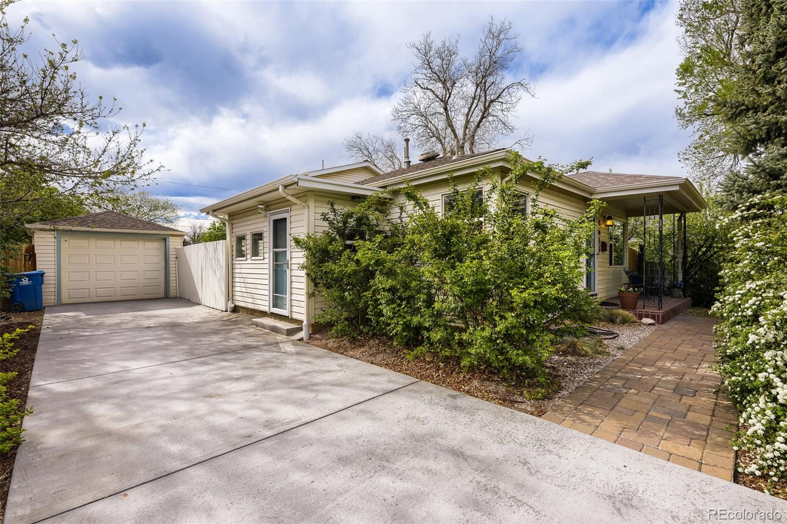 MLS Image #3 for 5611 s hickory street,littleton, Colorado
