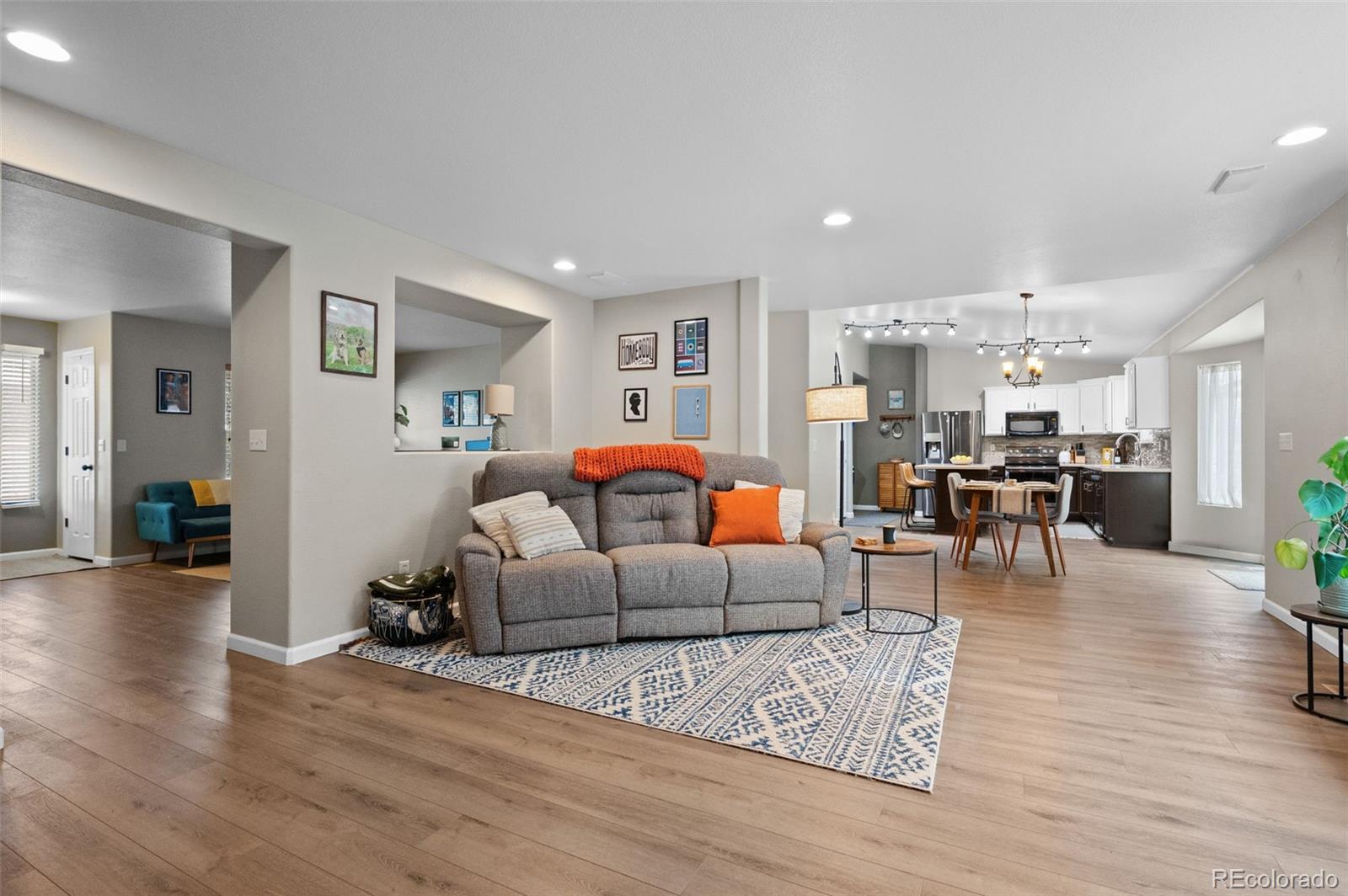 MLS Image #6 for 7123  pine hills way,littleton, Colorado