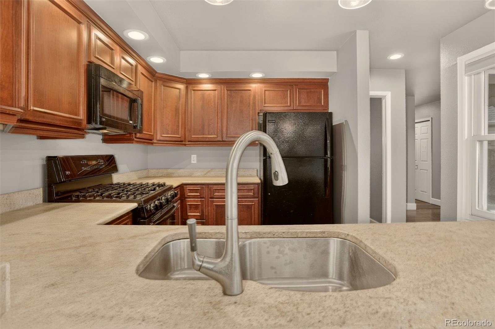 MLS Image #20 for 10000 e yale avenue,denver, Colorado