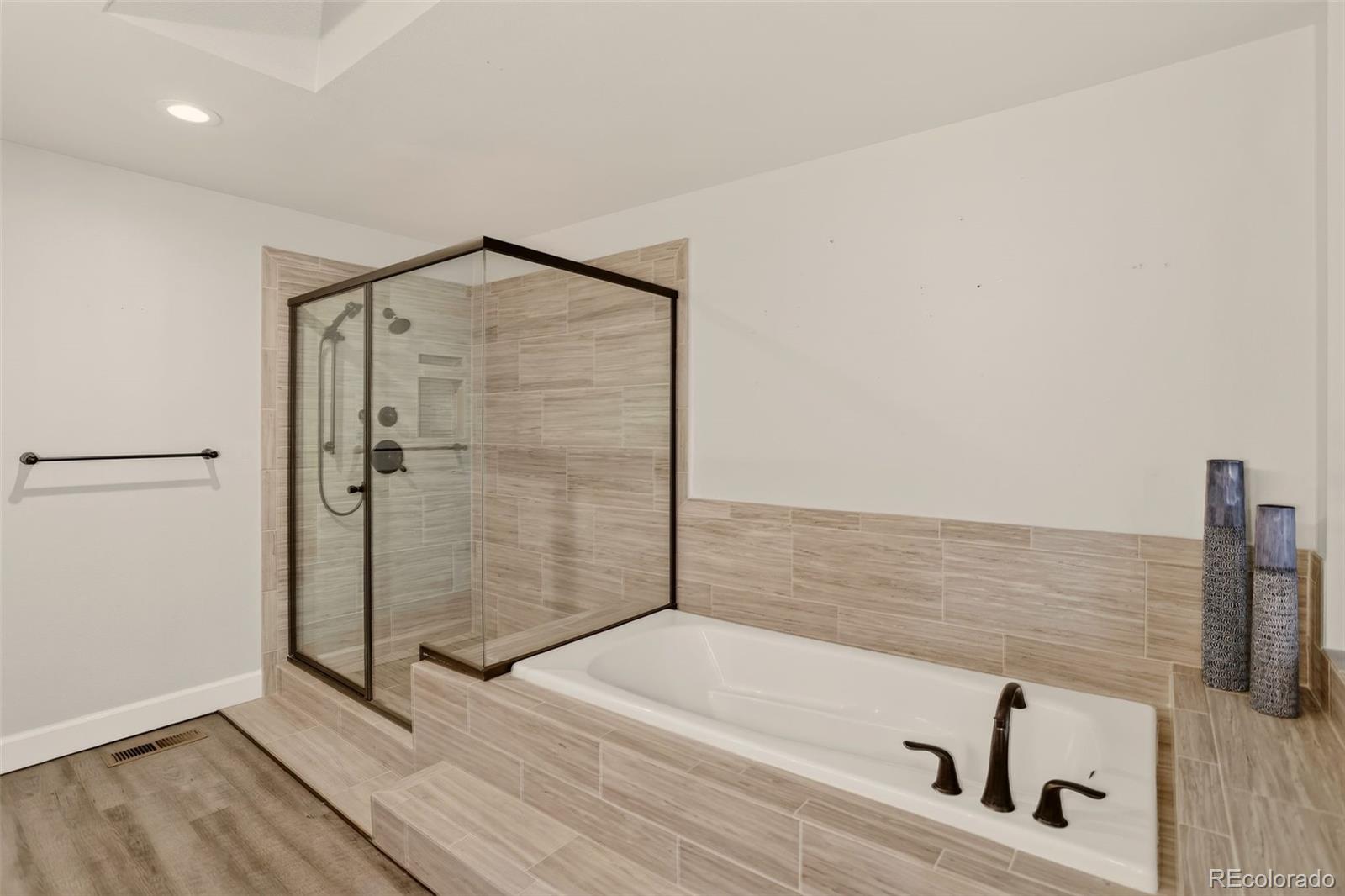 MLS Image #28 for 10000 e yale avenue,denver, Colorado