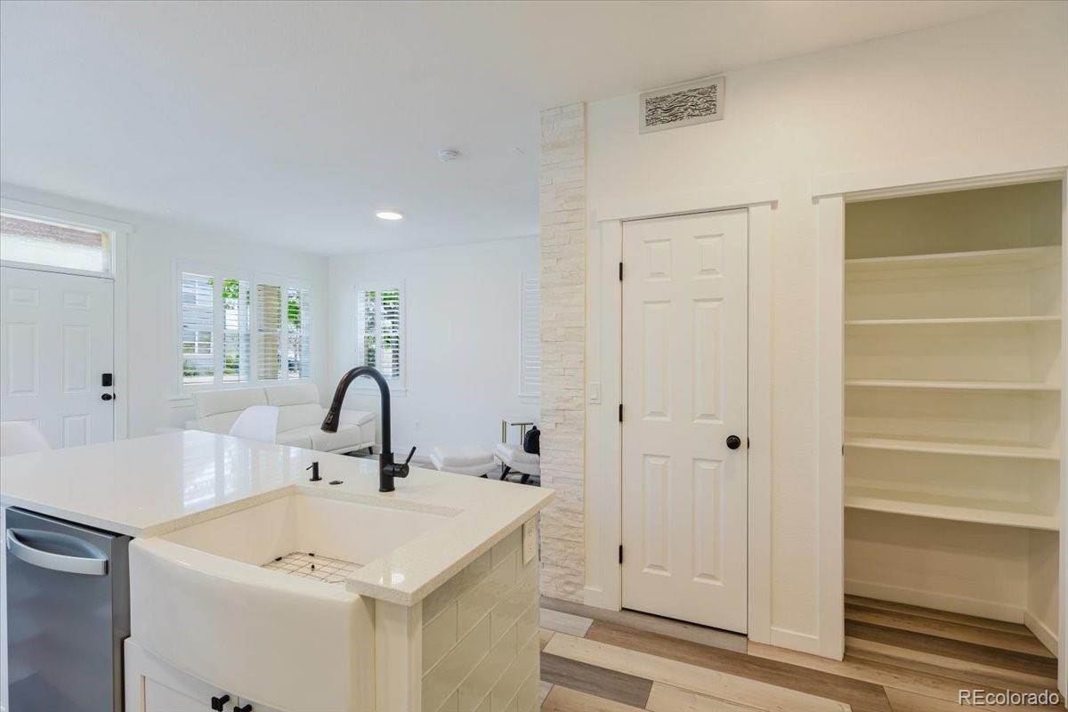MLS Image #23 for 2609  emporia court,denver, Colorado