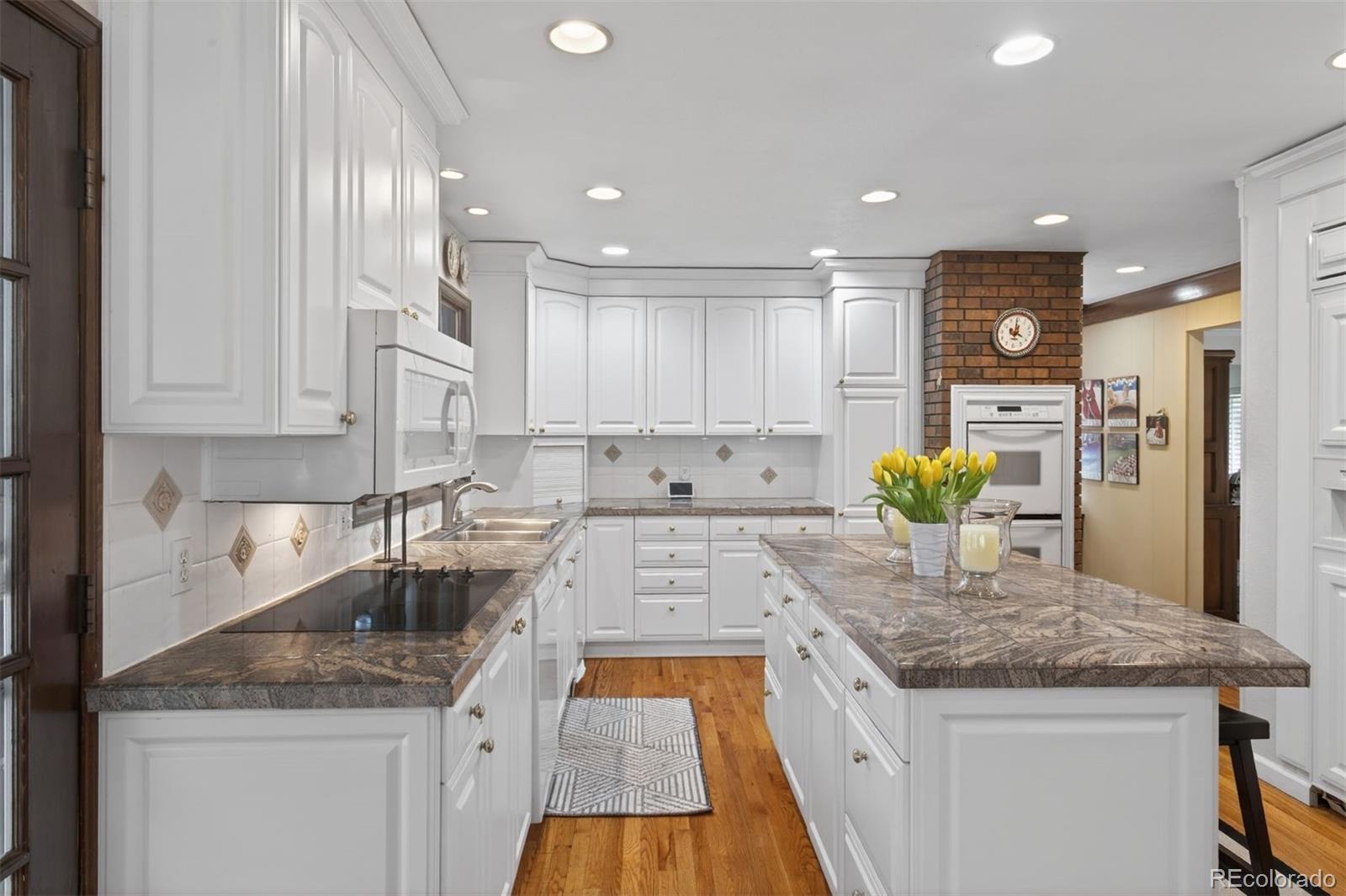MLS Image #2 for 2002  green oaks lane,littleton, Colorado