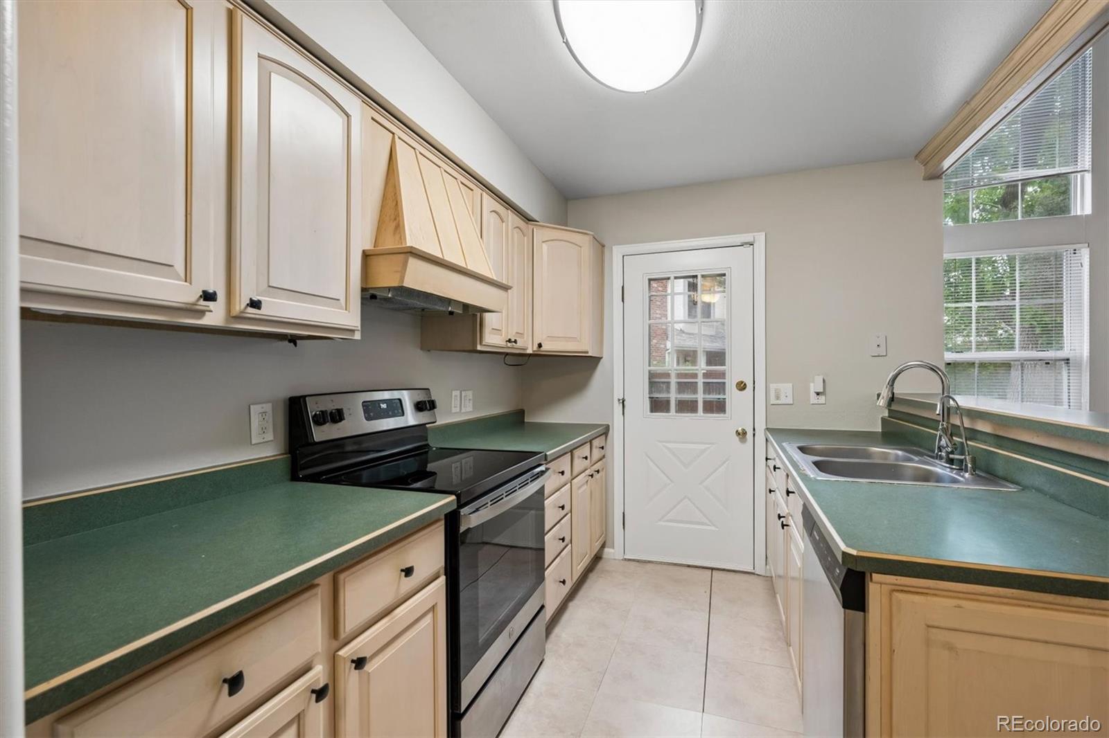 MLS Image #6 for 12172  bannock circle,denver, Colorado