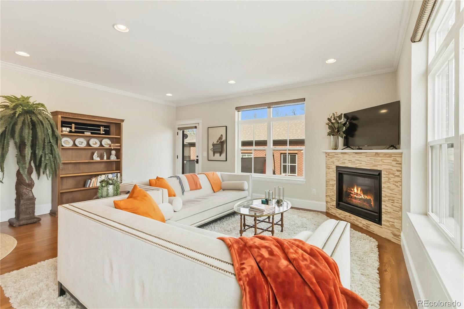 MLS Image #12 for 1901 s logan street,denver, Colorado