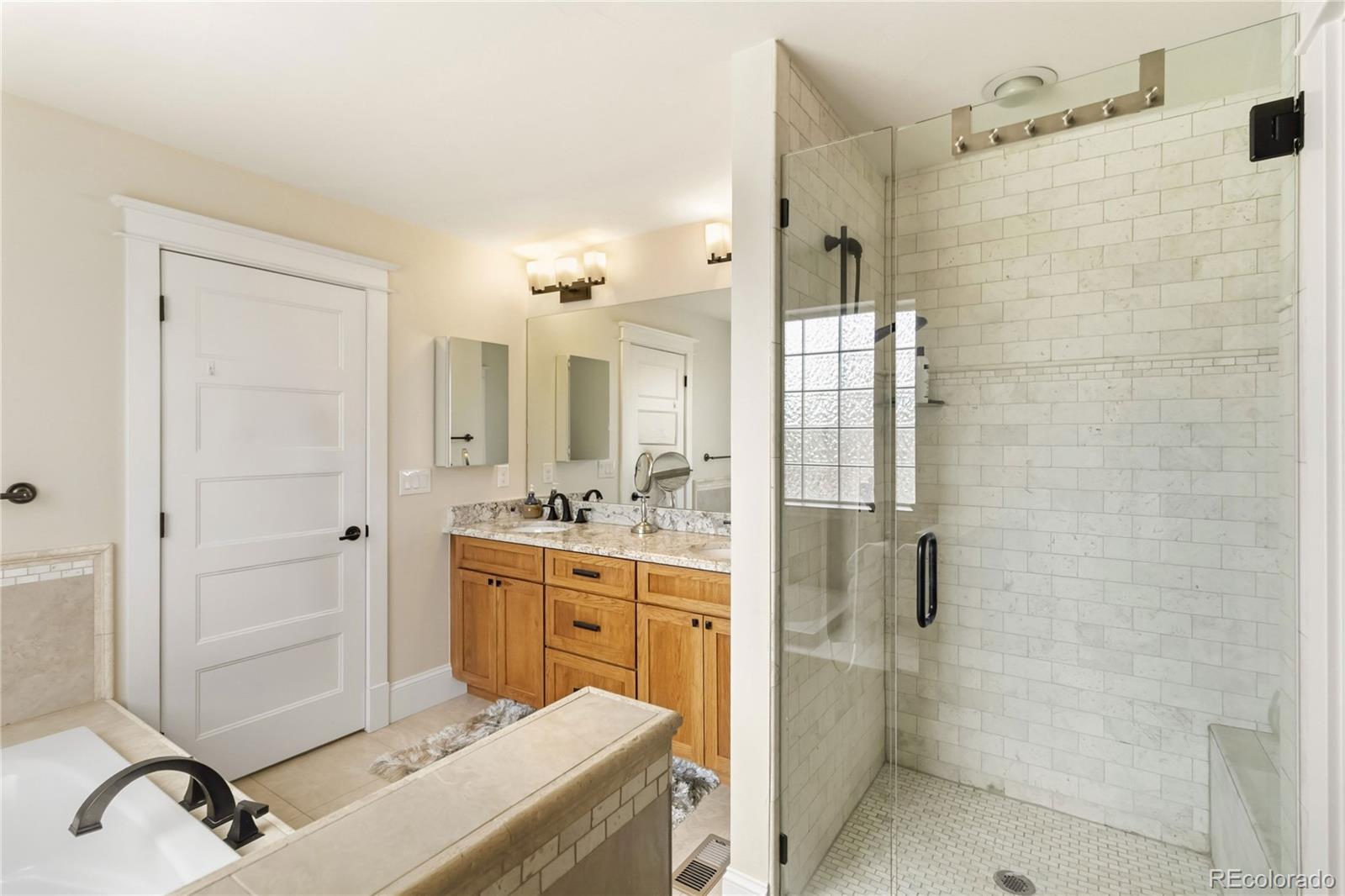MLS Image #24 for 1901 s logan street,denver, Colorado