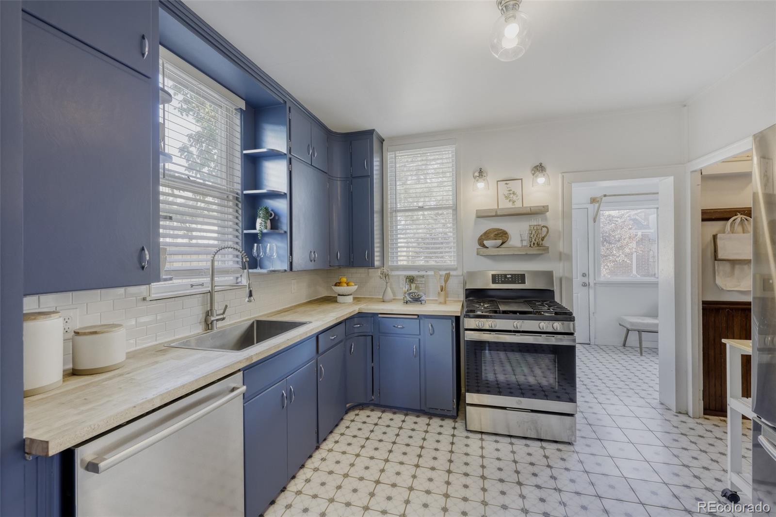 MLS Image #4 for 4922 w 34th avenue,denver, Colorado