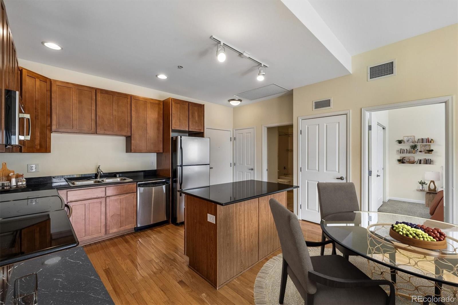 MLS Image #2 for 1950 n logan street 508,denver, Colorado