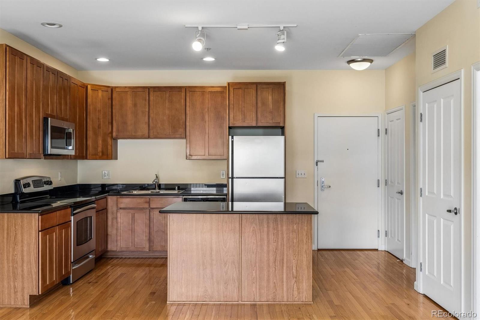 MLS Image #30 for 1950 n logan street 508,denver, Colorado