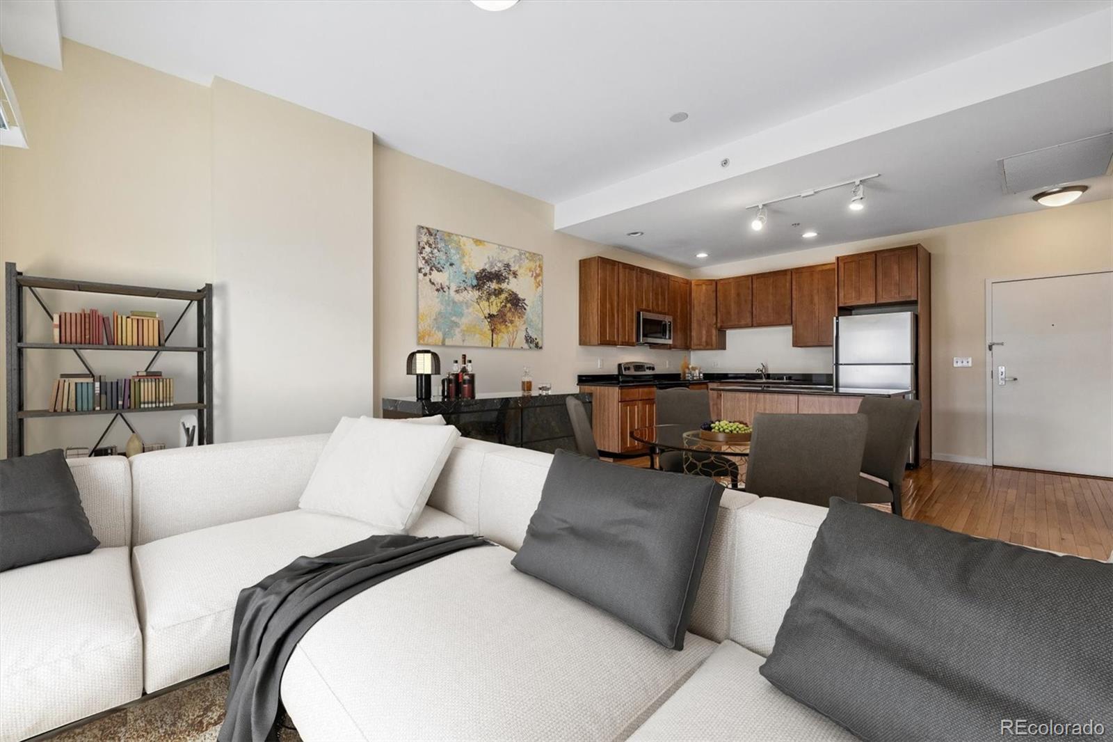 MLS Image #4 for 1950 n logan street 508,denver, Colorado