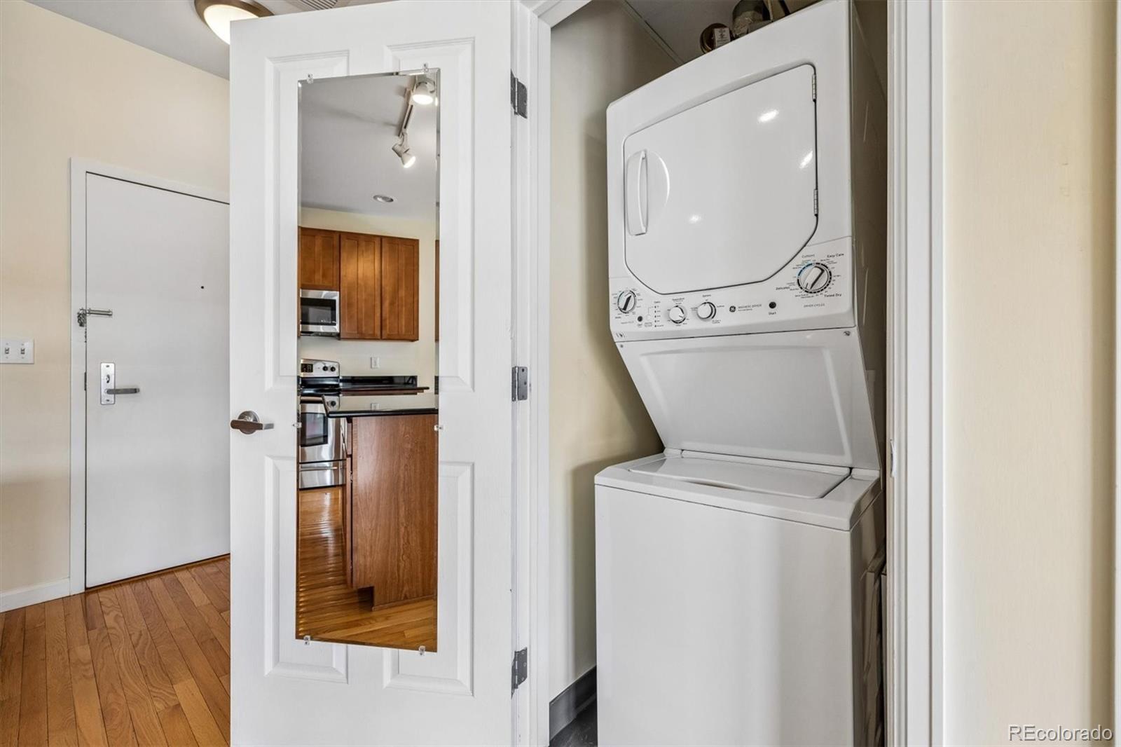 MLS Image #7 for 1950 n logan street 508,denver, Colorado
