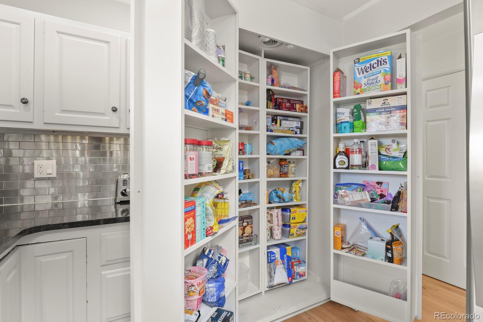 MLS Image #11 for 691 s holly street,denver, Colorado