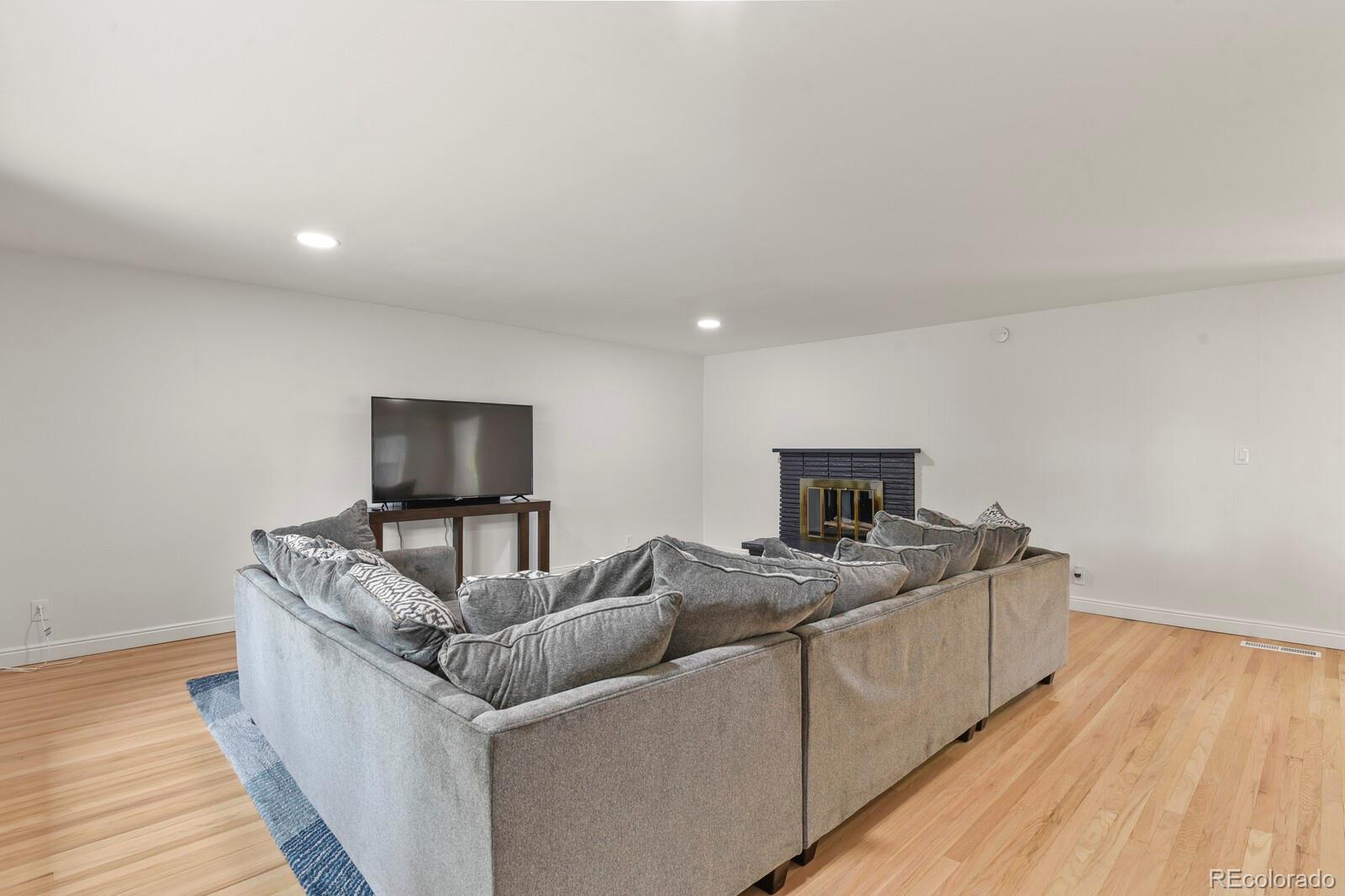 MLS Image #20 for 691 s holly street,denver, Colorado