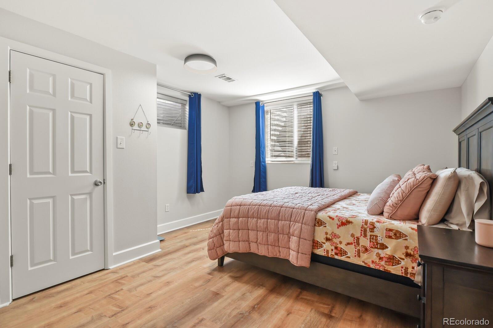 MLS Image #39 for 691 s holly street,denver, Colorado
