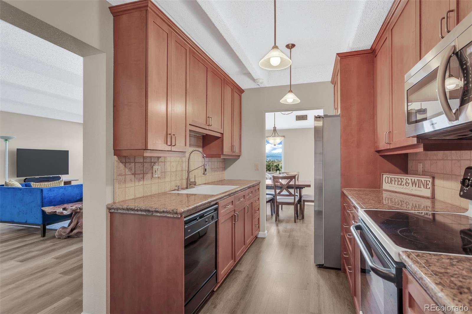 MLS Image #4 for 7877 e mississippi avenue,denver, Colorado