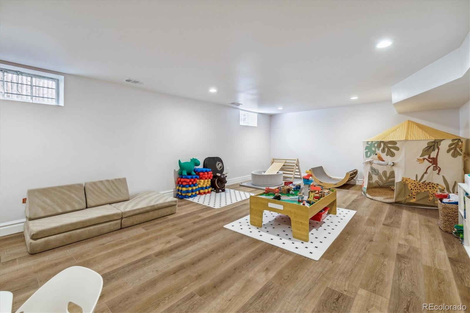 MLS Image #29 for 245  gaylord street,denver, Colorado