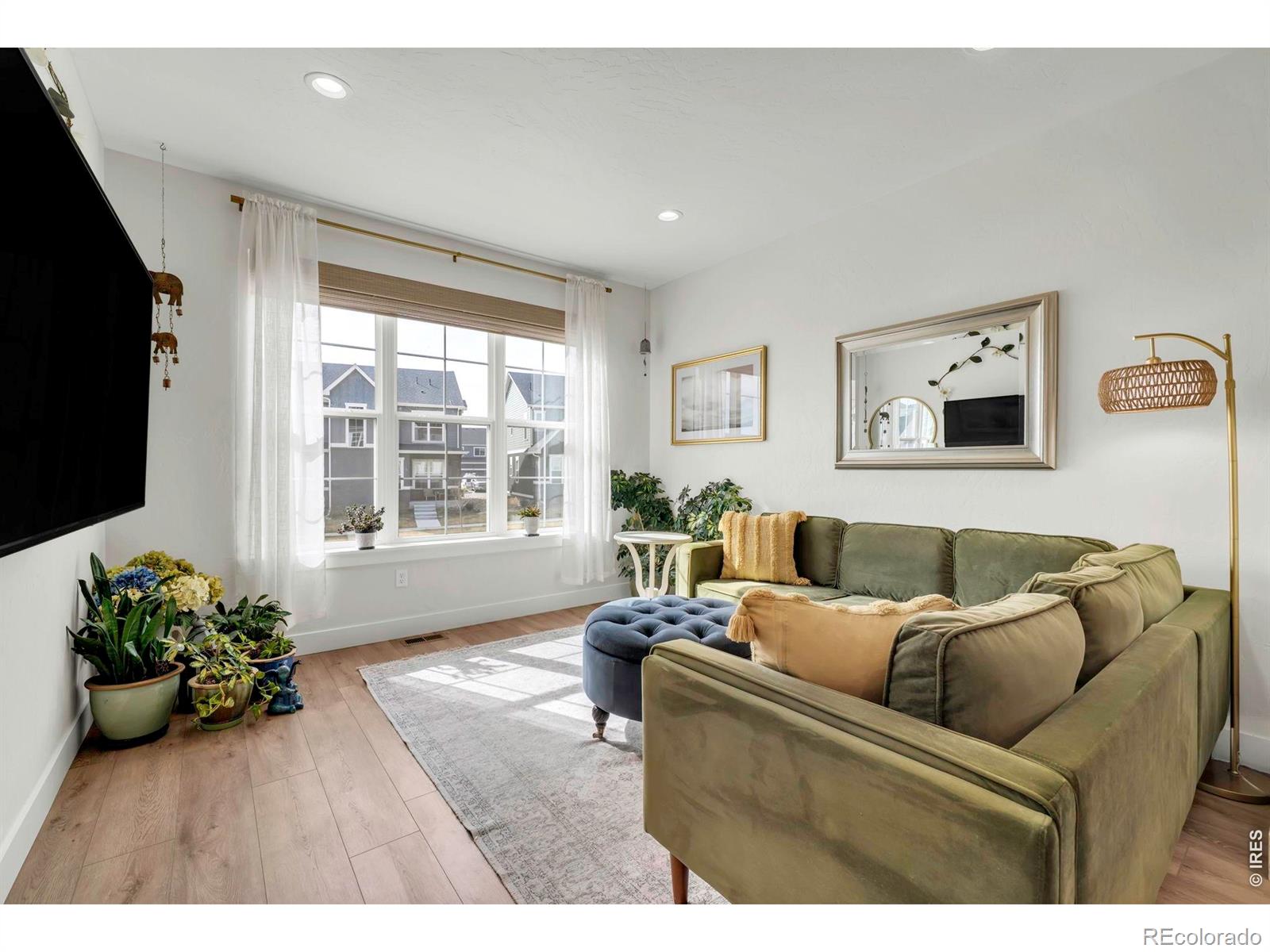 MLS Image #4 for 295  gray jay court,berthoud, Colorado