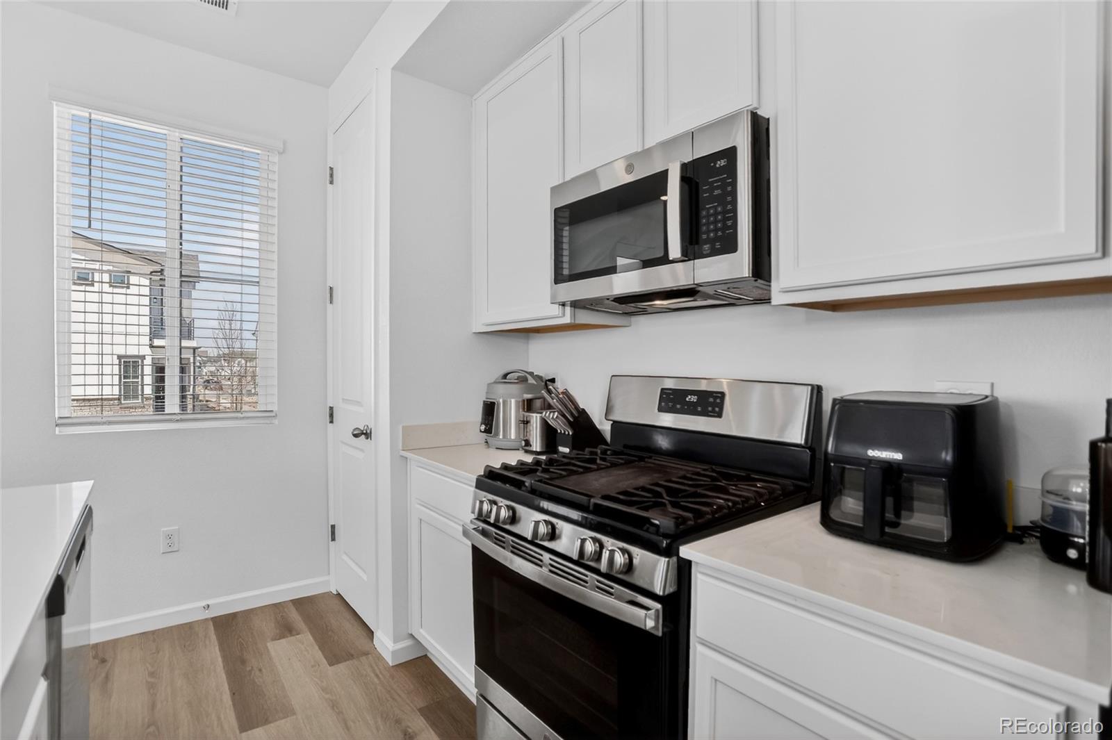 MLS Image #2 for 22811 e stanford lane,aurora, Colorado