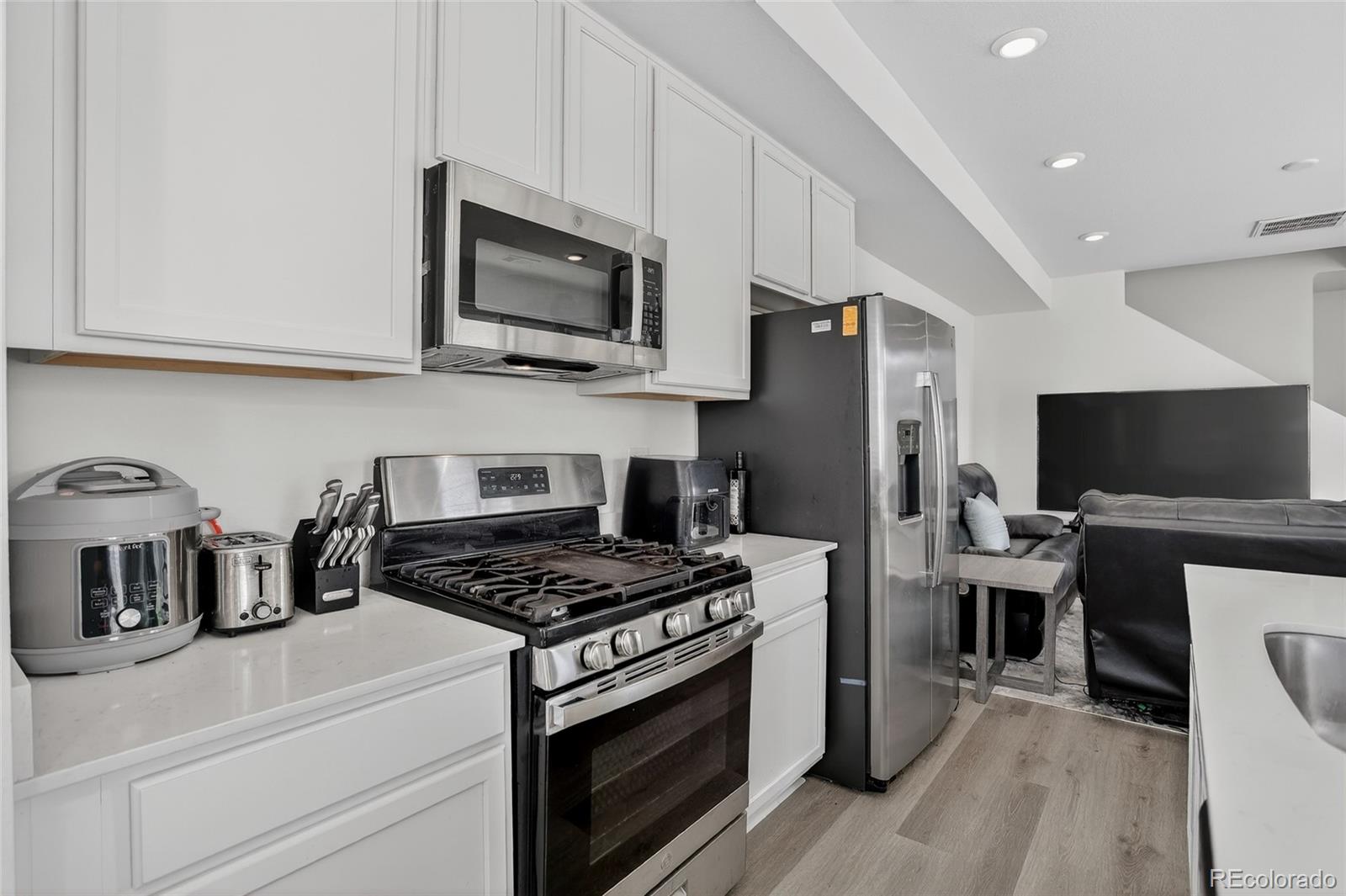 MLS Image #3 for 22811 e stanford lane,aurora, Colorado