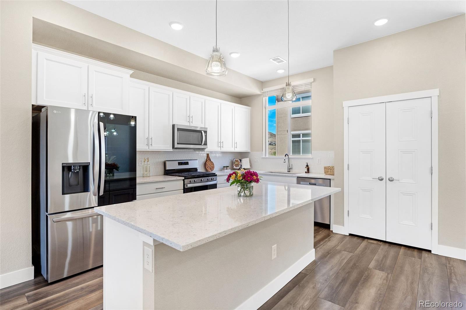 MLS Image #15 for 2220 s mcintyre street,lakewood, Colorado