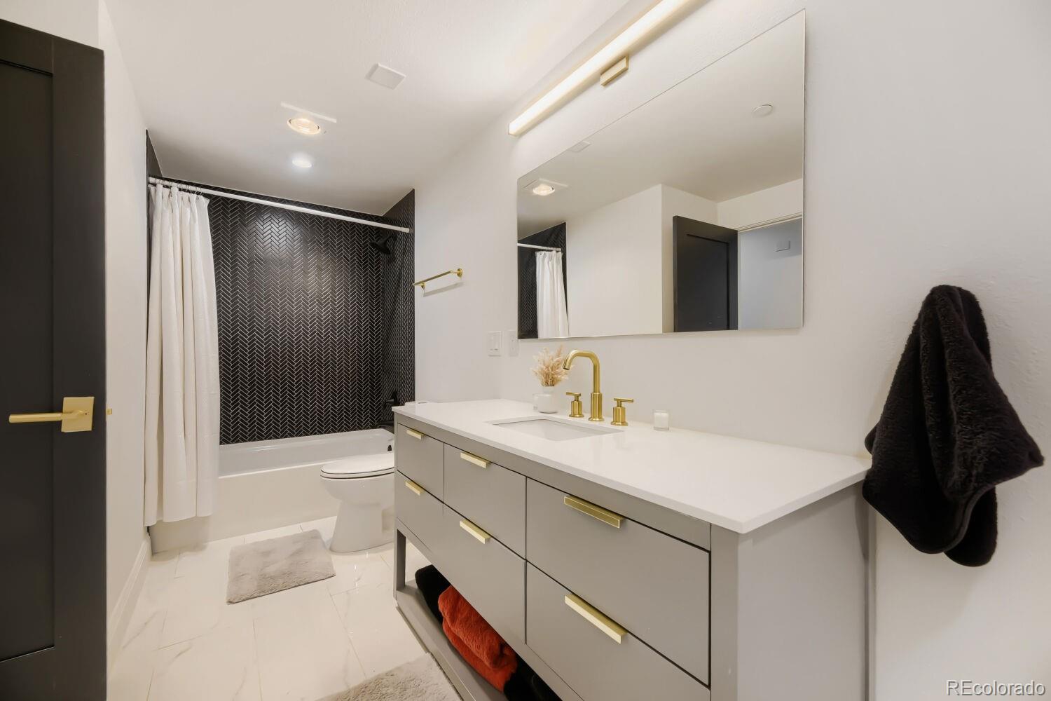 MLS Image #20 for 1900 e girard place 403,englewood, Colorado