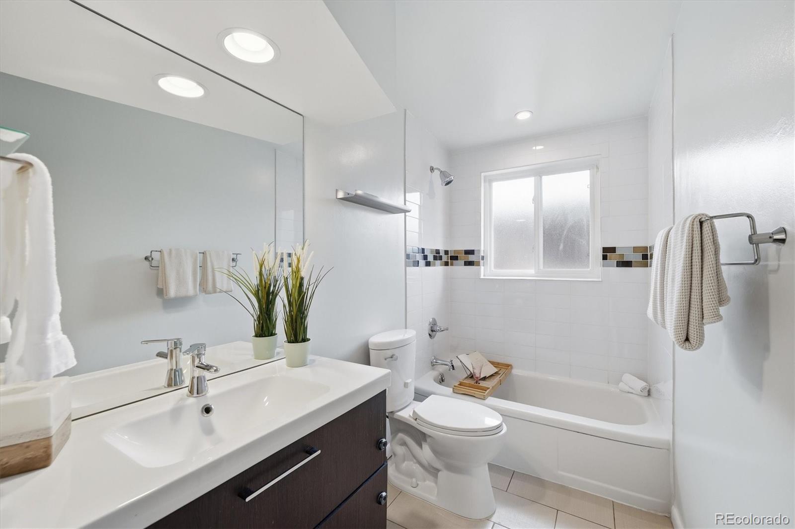 MLS Image #27 for 260 s jasmine street,denver, Colorado
