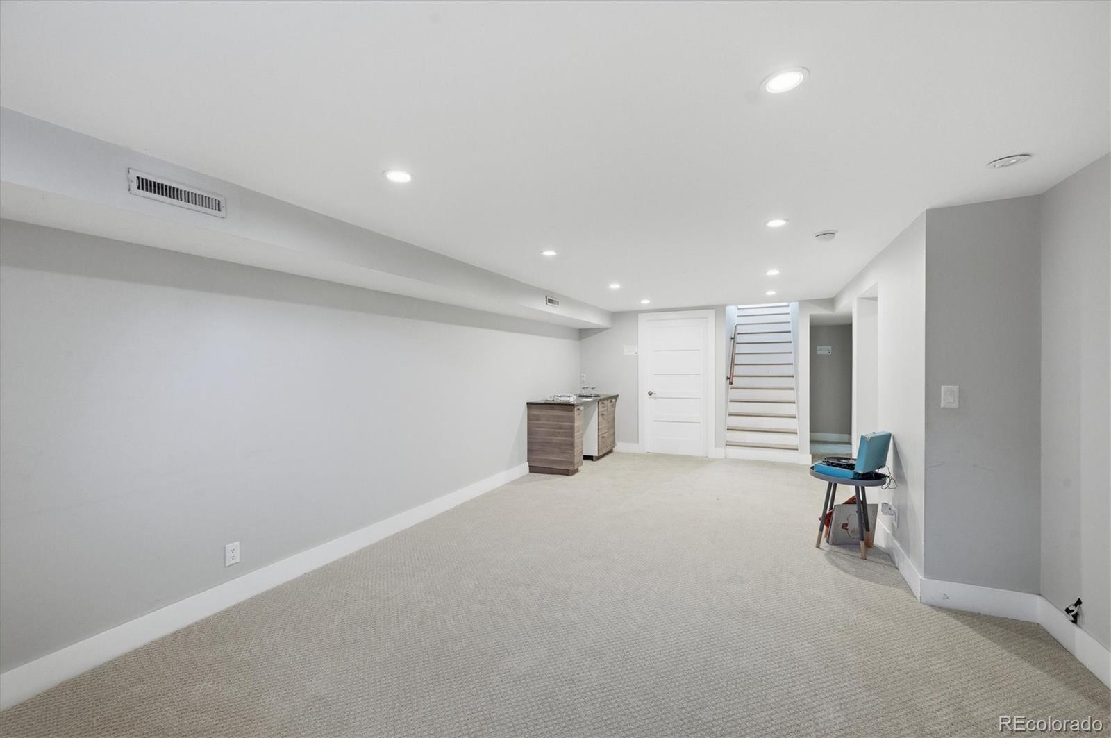 MLS Image #29 for 260 s jasmine street,denver, Colorado