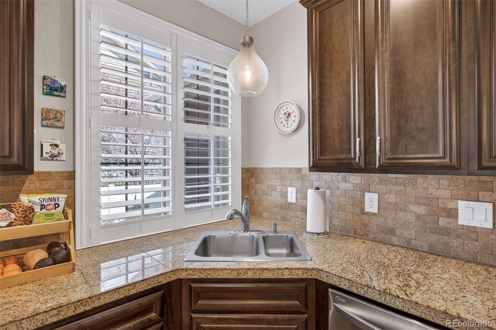 MLS Image #18 for 5461  ensenada court,denver, Colorado