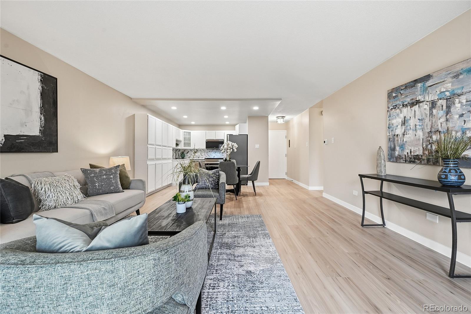 MLS Image #3 for 705 s alton way,denver, Colorado