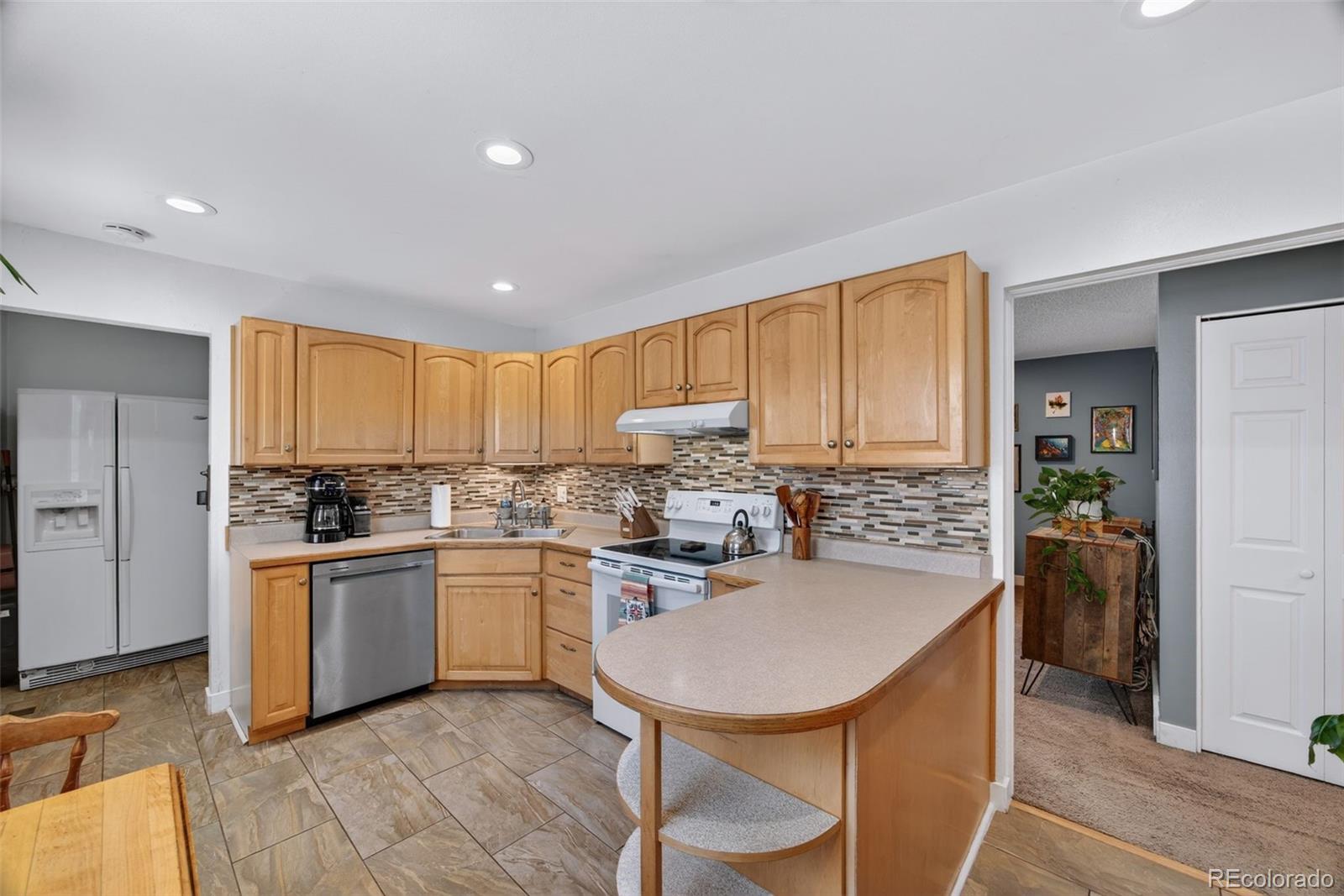MLS Image #13 for 5560  wheeling street,denver, Colorado