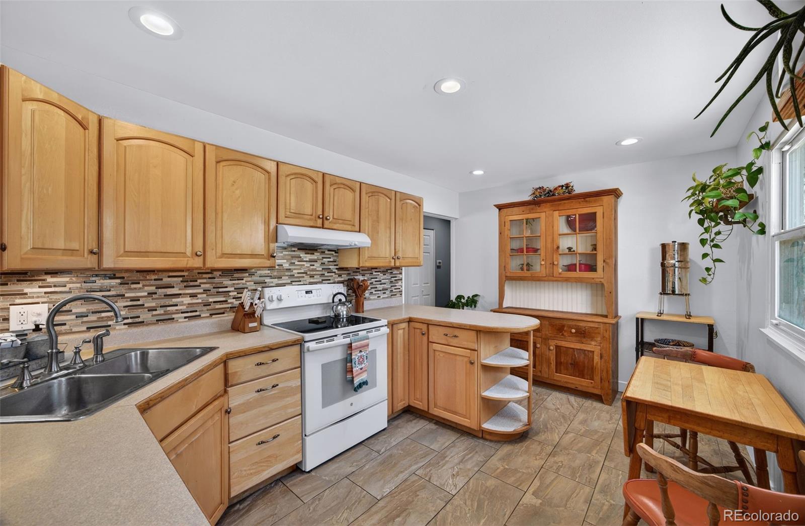 MLS Image #14 for 5560  wheeling street,denver, Colorado