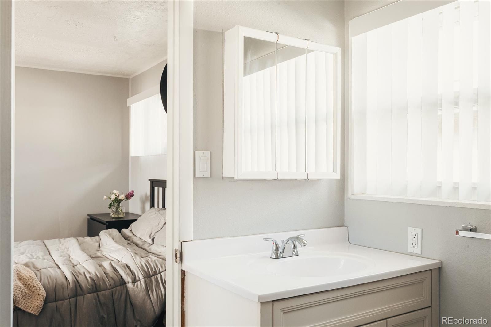 MLS Image #12 for 581  del norte street,denver, Colorado