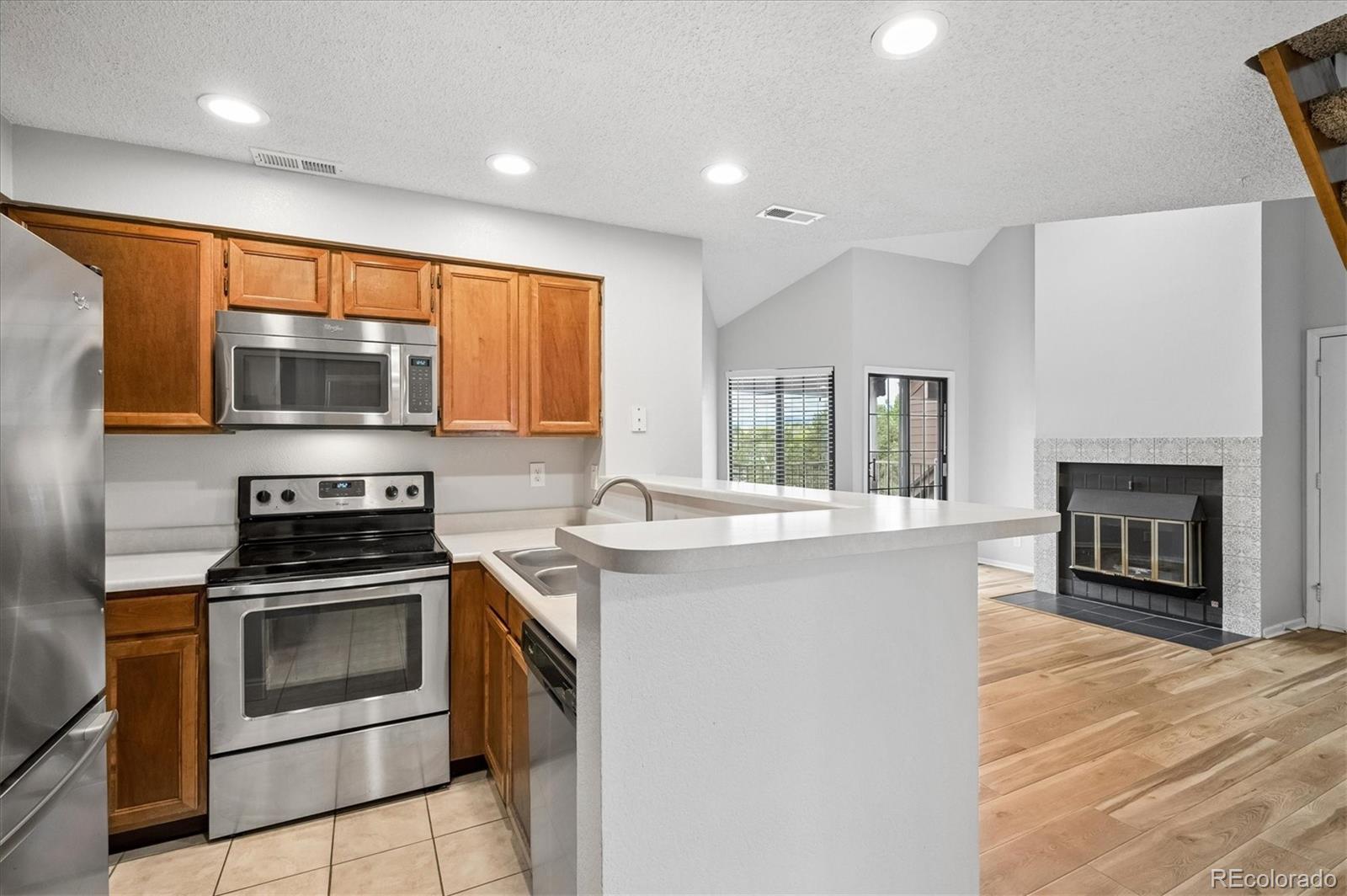 MLS Image #5 for 846 s vance street,lakewood, Colorado