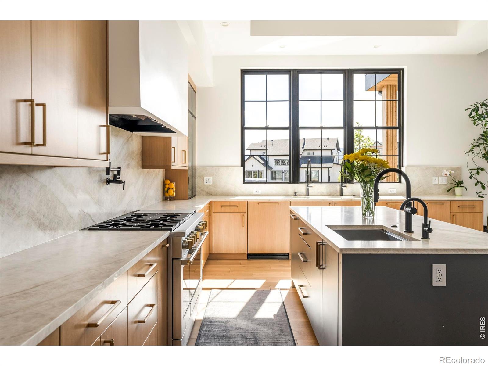 MLS Image #11 for 908  pikes peak lane,louisville, Colorado