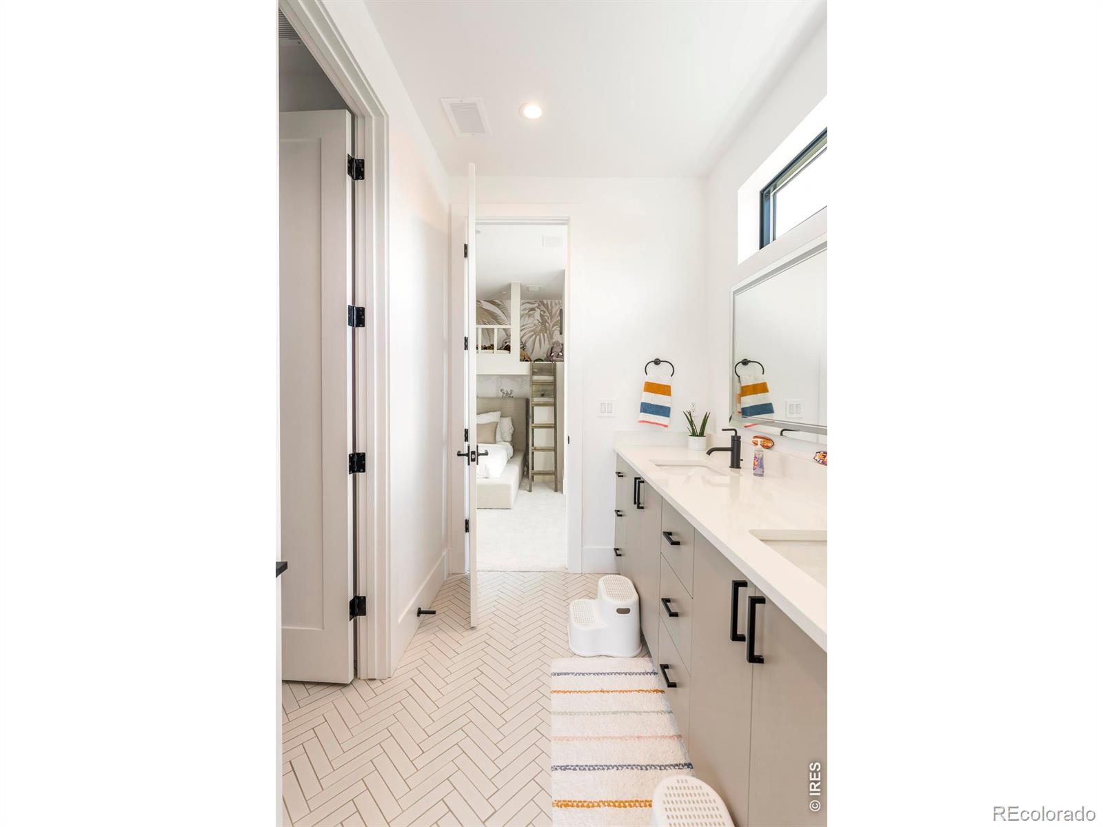 MLS Image #27 for 908  pikes peak lane,louisville, Colorado