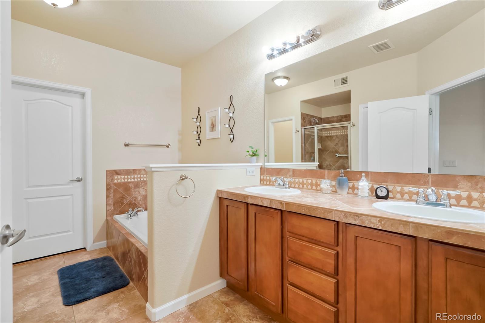 MLS Image #15 for 11384  xavier drive 203,westminster, Colorado