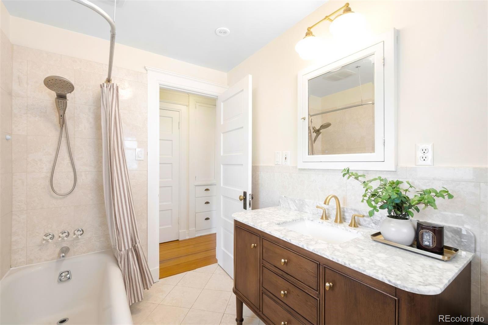 MLS Image #23 for 1368  ash street,denver, Colorado