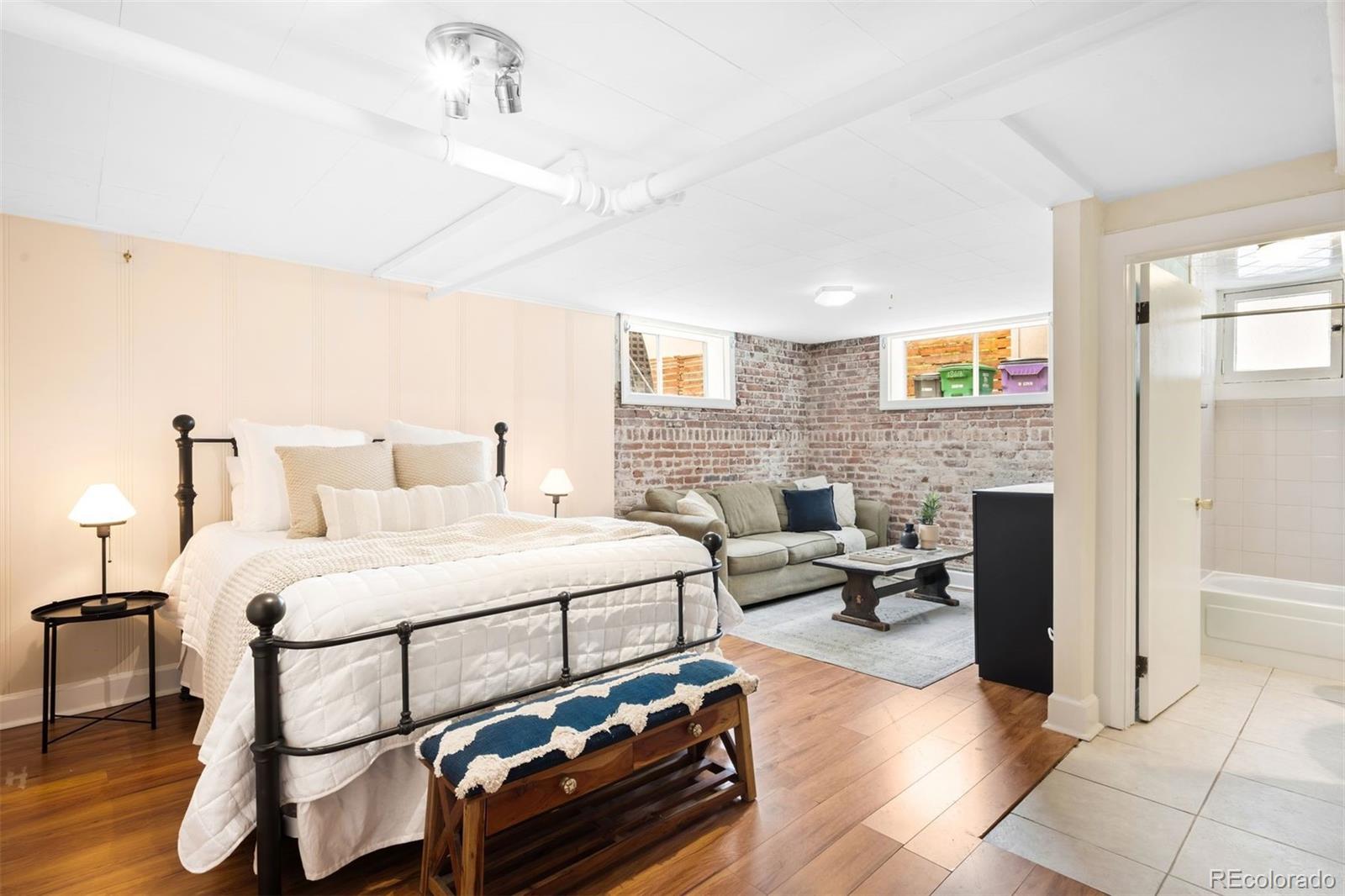 MLS Image #32 for 1368  ash street,denver, Colorado