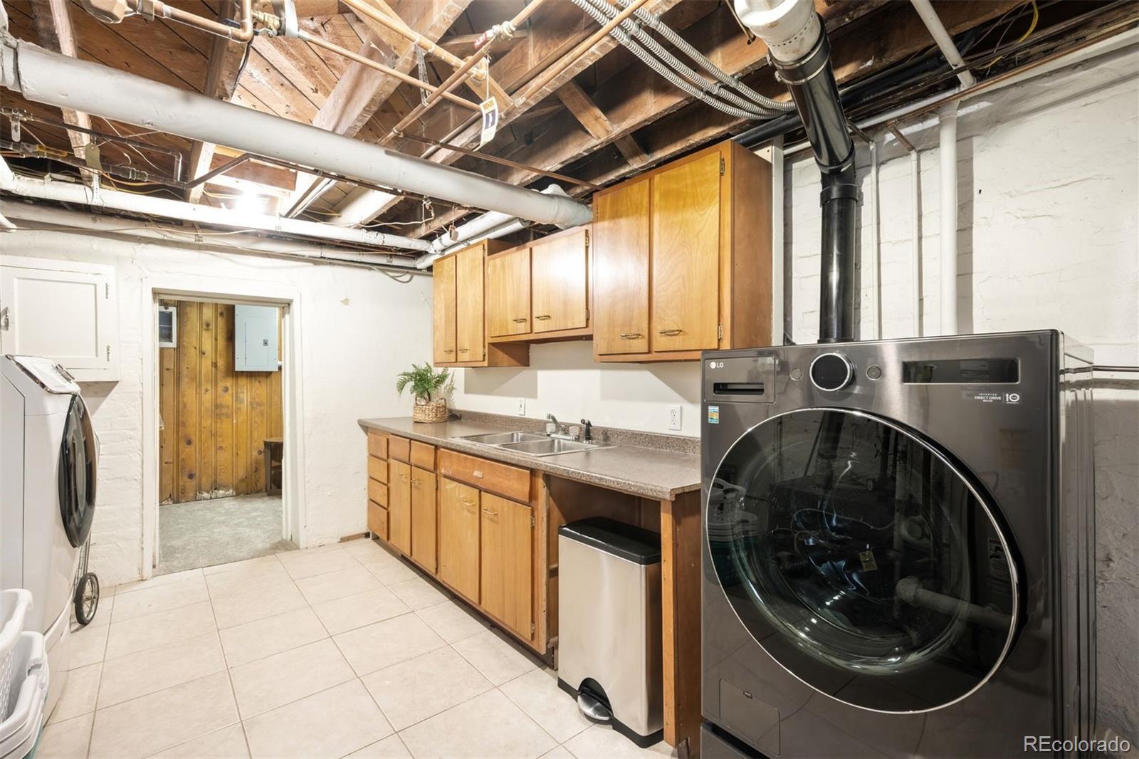 MLS Image #35 for 1368  ash street,denver, Colorado