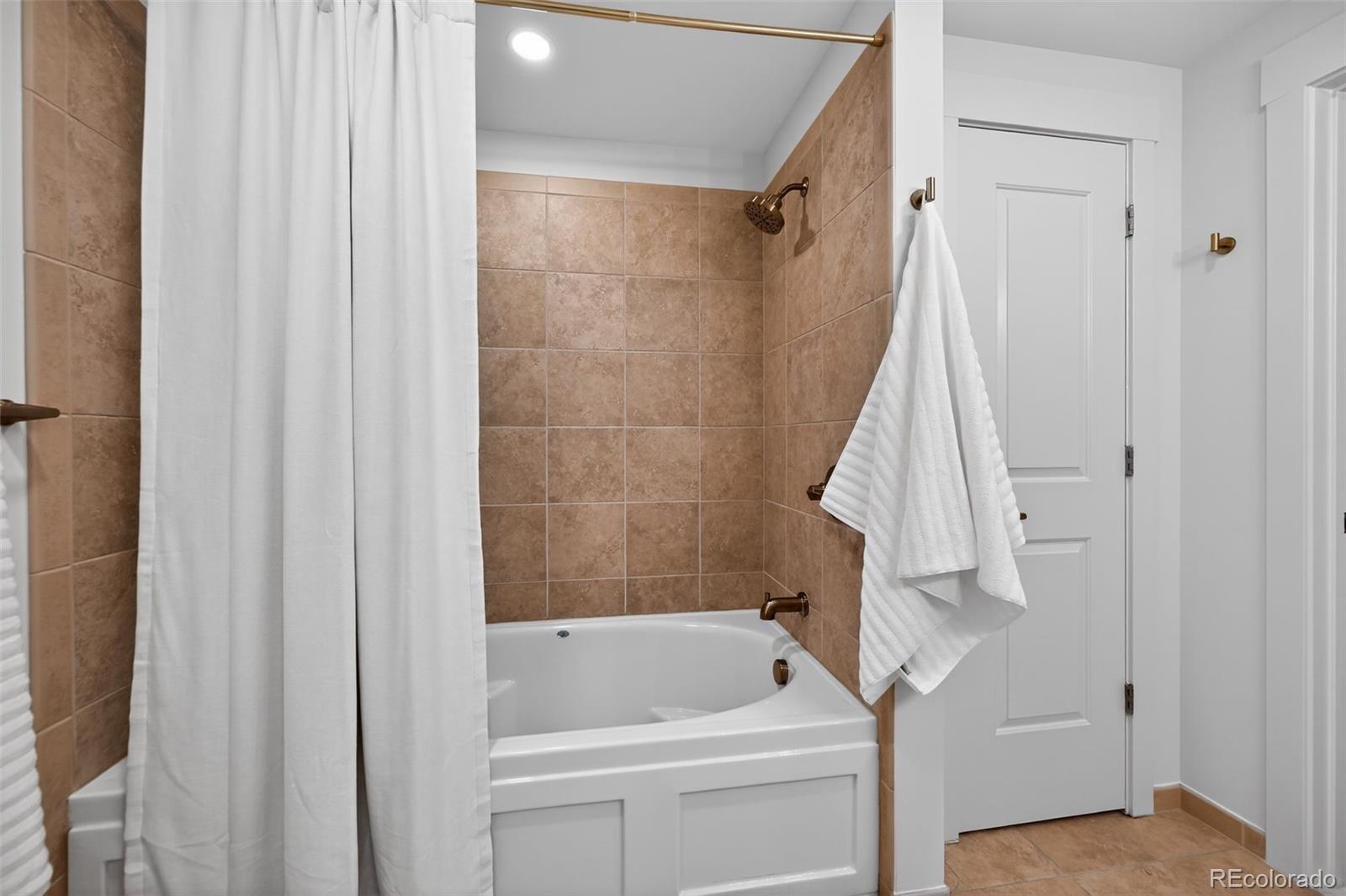 MLS Image #17 for 7220 w bonfils lane 302,lakewood, Colorado