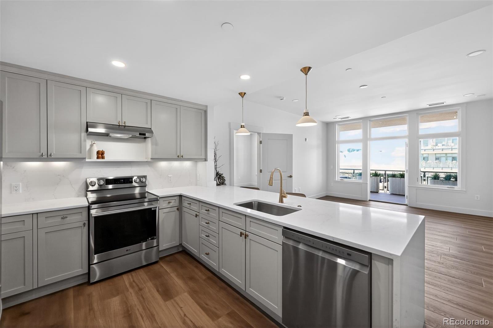 MLS Image #5 for 7220 w bonfils lane 302,lakewood, Colorado