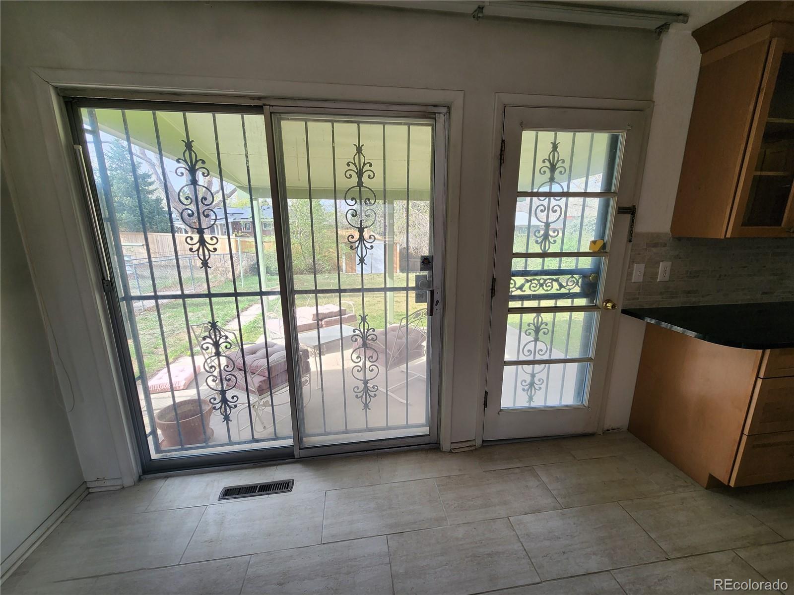 MLS Image #14 for 6525 e harvard avenue,denver, Colorado