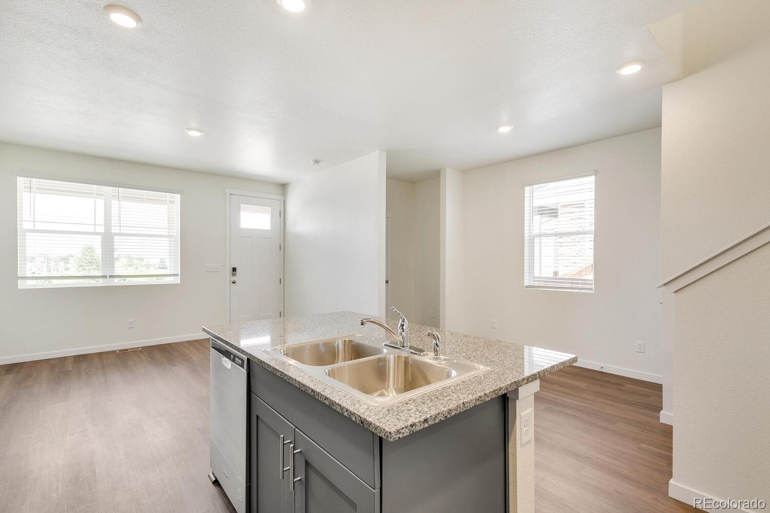 MLS Image #10 for 9825  bahama street,commerce city, Colorado