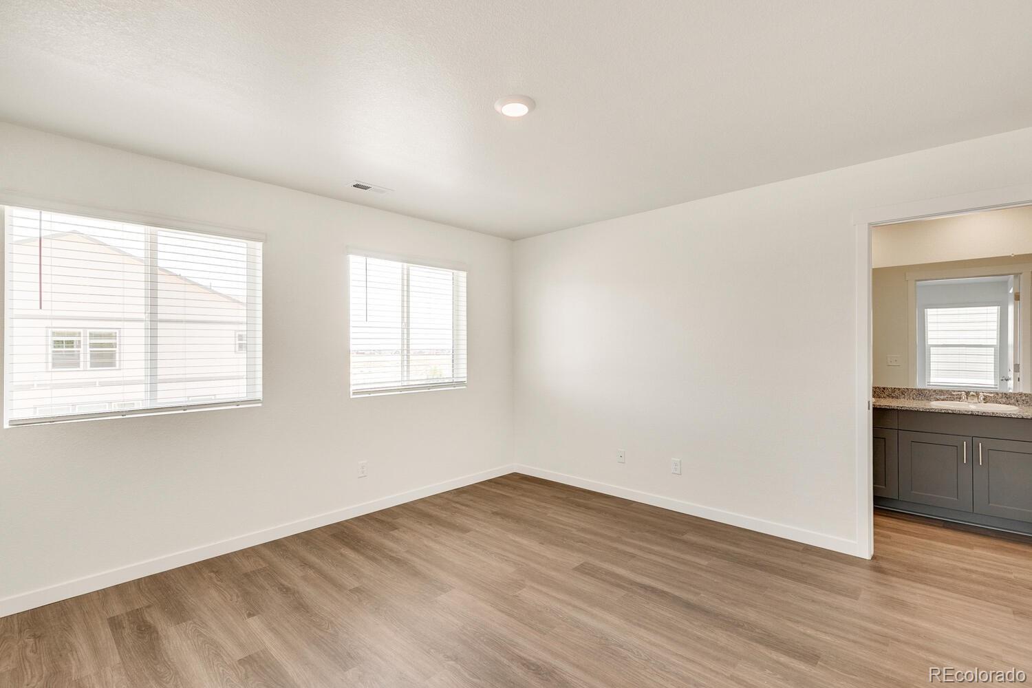 MLS Image #15 for 9825  bahama street,commerce city, Colorado