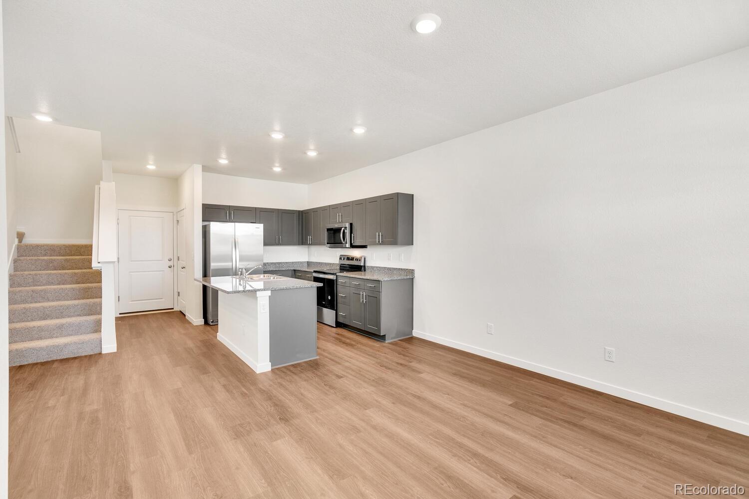 MLS Image #2 for 9825  bahama street,commerce city, Colorado
