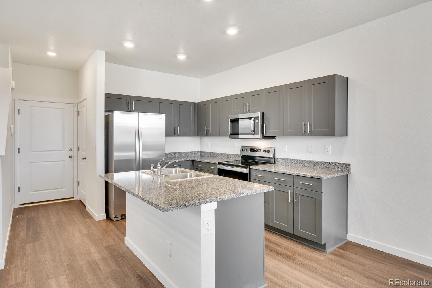 MLS Image #5 for 9825  bahama street,commerce city, Colorado
