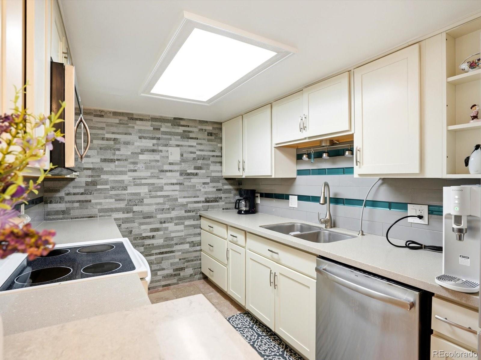 MLS Image #16 for 4400 s quebec street,denver, Colorado