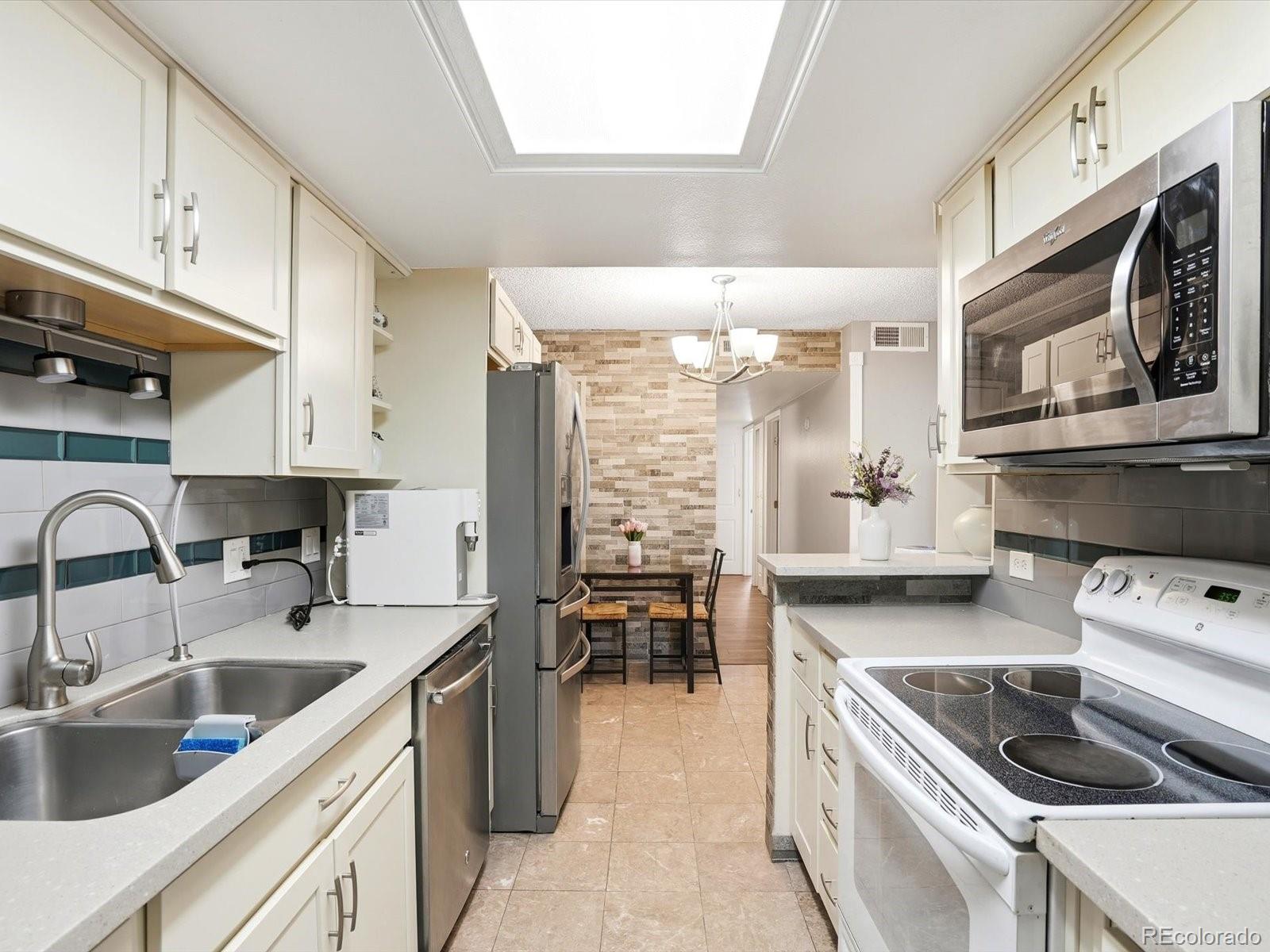 MLS Image #18 for 4400 s quebec street,denver, Colorado
