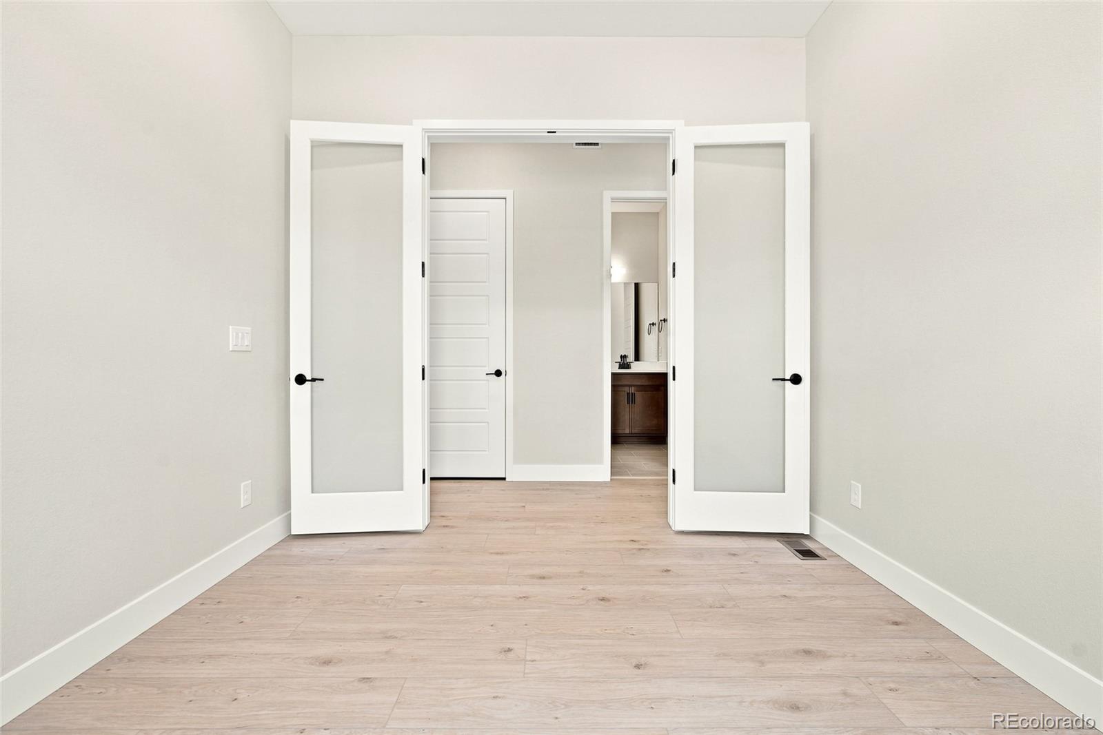 MLS Image #3 for 8867 s riviera court,aurora, Colorado