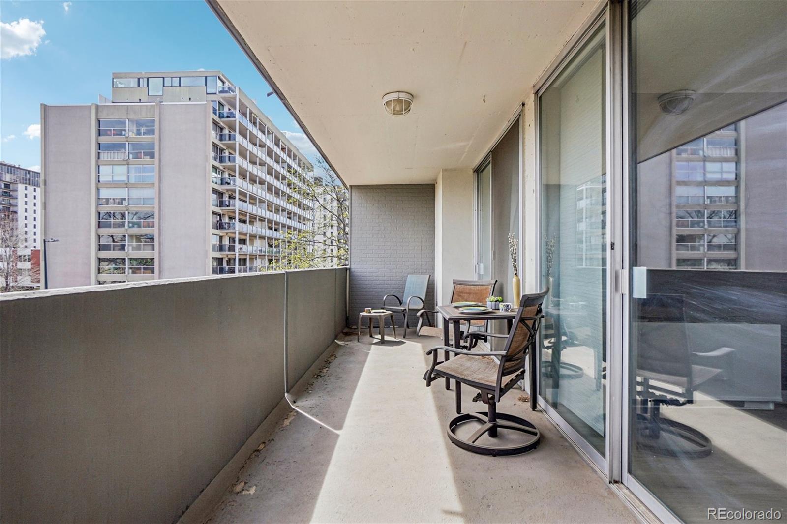MLS Image #16 for 909 n logan street 4j,denver, Colorado